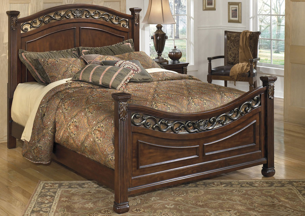 Leahlyn California King Panel Bed,Ashley